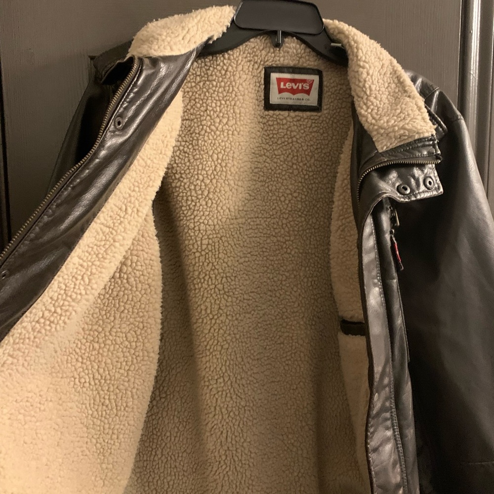 Levi winter jacket - Picture 2 of 2